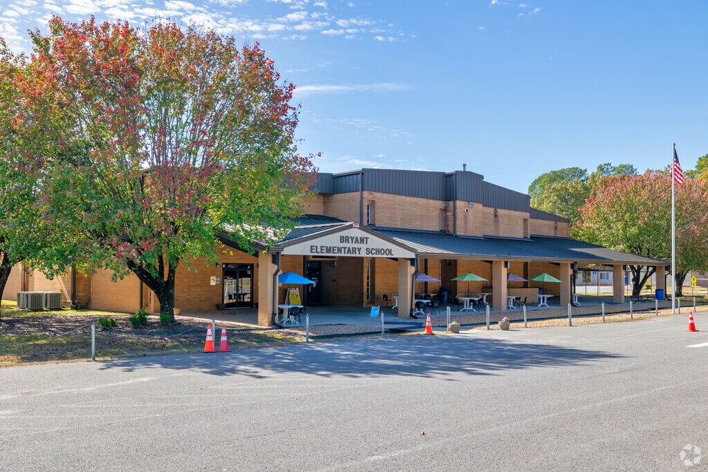 Bryant Elementary School, Rankings & Reviews