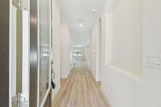 11512 Weaver Hollow Rd, New Port Richey, FL 34654 - photo 7