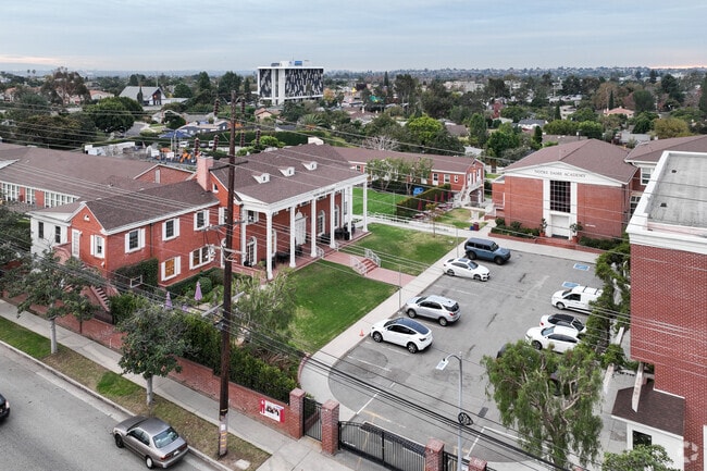 96% of students from Notre Dame Academy High School go on to attend a 4-year college