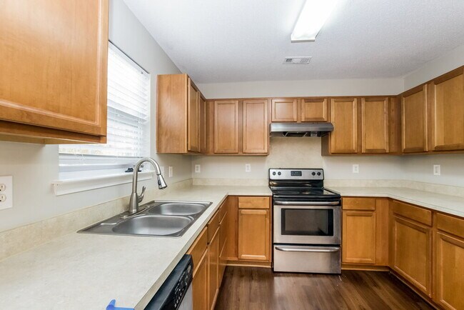 1469 Mandy Pl Ct, Charlotte, NC 28216 - photo 7