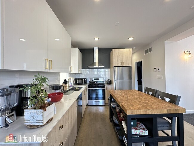 908 N California Ave unit A02C, Chicago, IL 60622 - photo 3