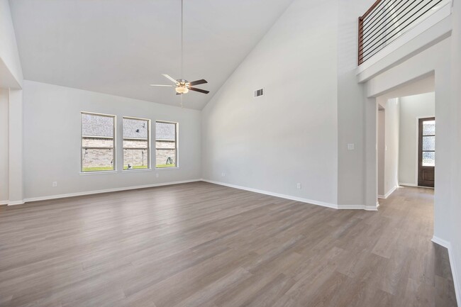 1067 Southfork Ranch Dr unit 36871621, Sealy, TX 77474 - photo 6