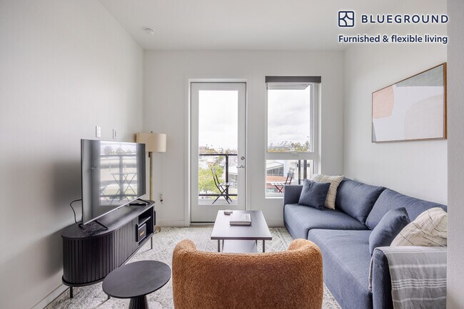 511 S Harbor Blvd unit FL5-ID1300, San Pedro, CA 90731 - photo 2