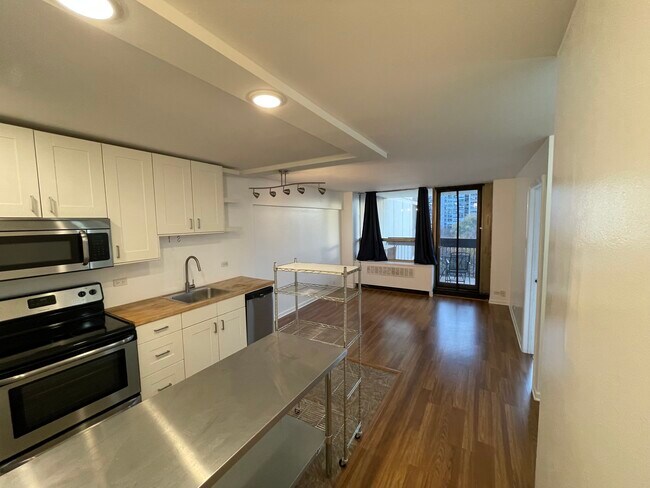 Bryant House unit 607A, Chicago, IL 60610 - photo 3