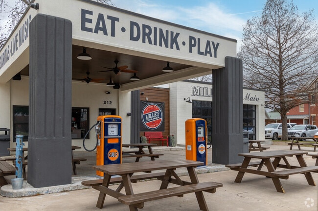 The Elgin concept is simple at Milliies.