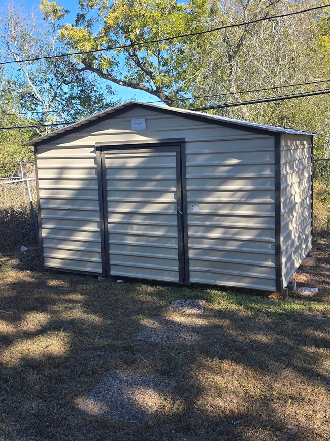 2502 Riggan St, Corpus Christi, TX 78404 - photo 5