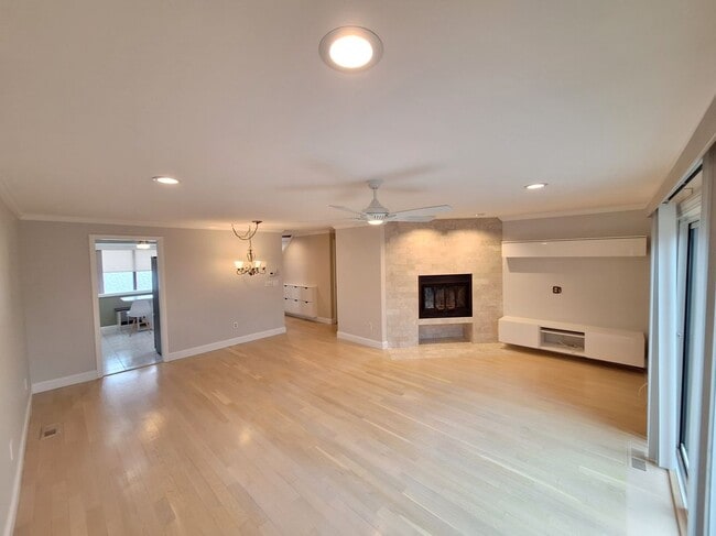 238 Skyview Dr, Cromwell, CT 06416 - photo 3