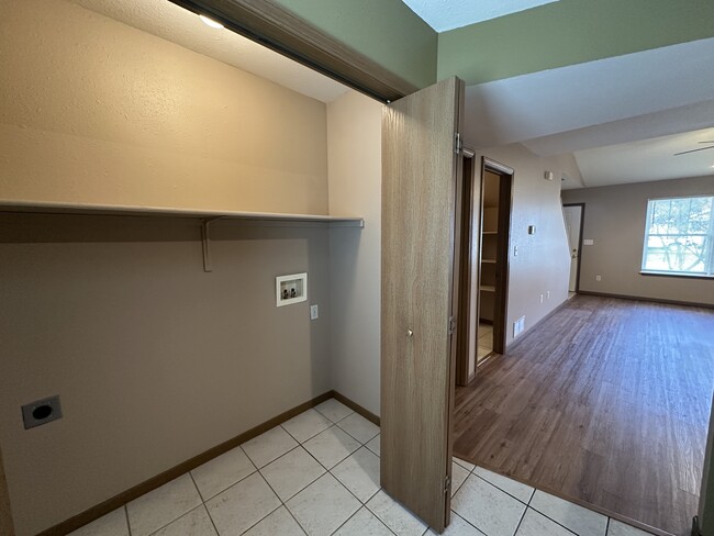 Washer/Dryer Hookup - Main Lvl
