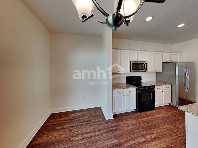 4615 Reisswood Loop, Palmetto, FL 34221 - photo 4