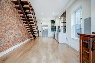 2835 Diamond Dr, Philadelphia, PA 19121