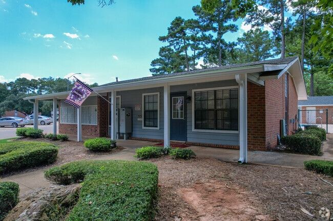 Leasing Office