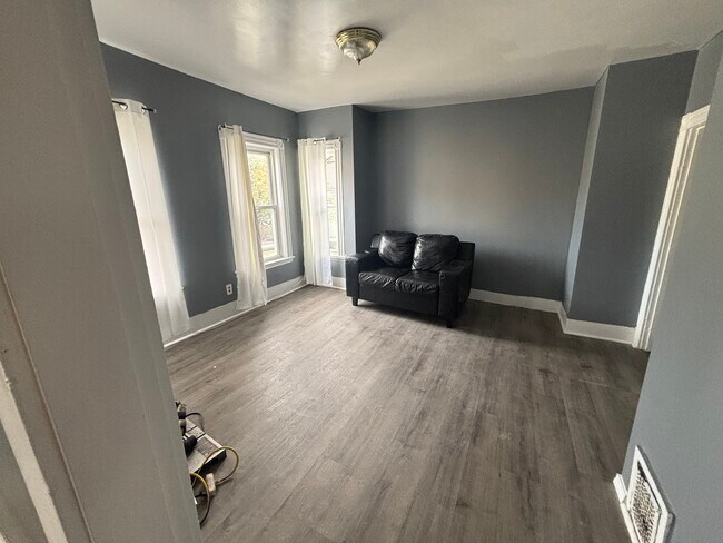 29 Derby St unit 3, Somerville, MA 02145 - photo 5