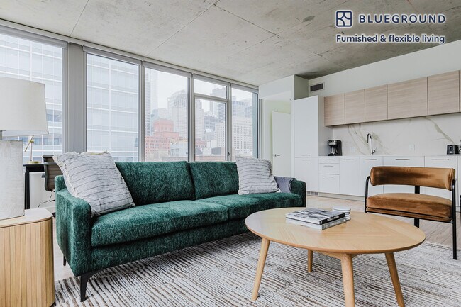 165 N Desplaines St unit FL10-ID1140, Chicago, IL 60661 - photo 3