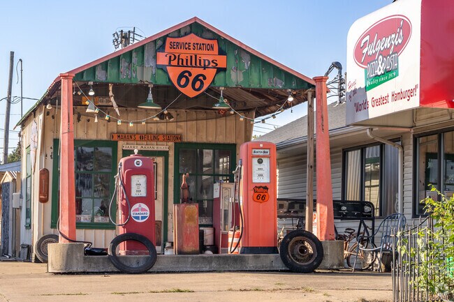 Indian Springs is a laid-back neighborhood in Springfield known for its rustic vibe.