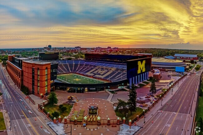 Michigan Stadium, 