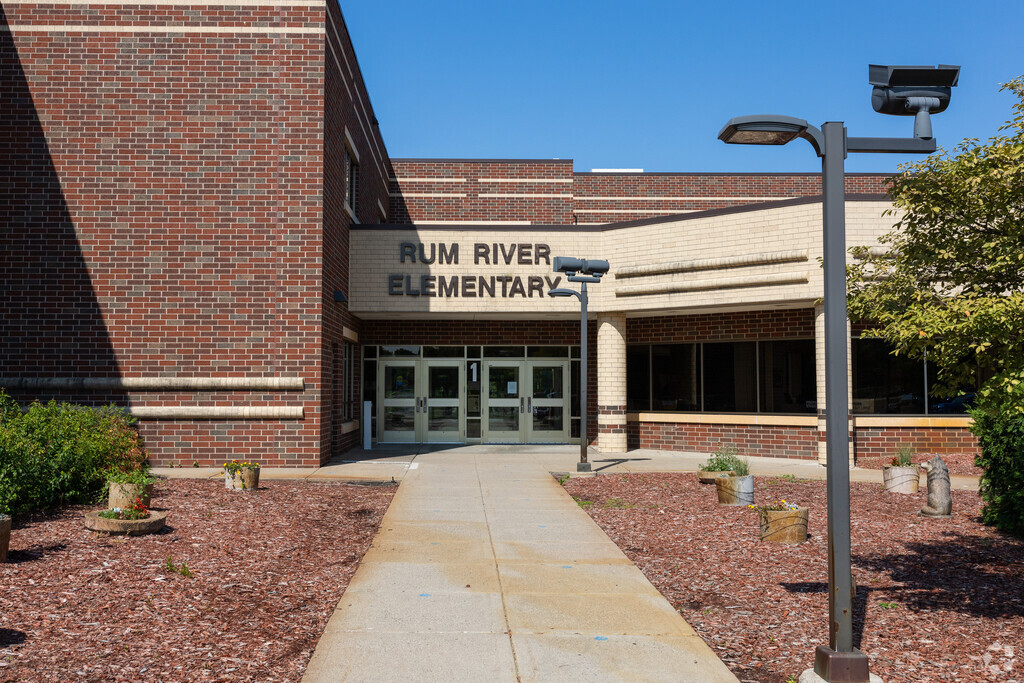 Rum River Elementary School
nurtures a learning environment for all Andover students.