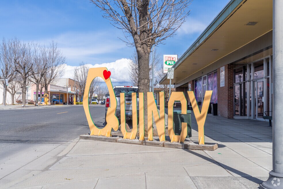CP_Quincy_1026046_041625_P1_LB_V1