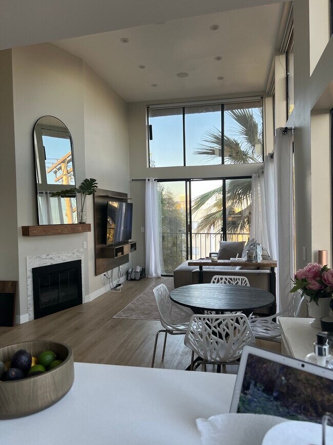 869 S Wooster St unit 309, Los Angeles, CA 90035 - photo 3