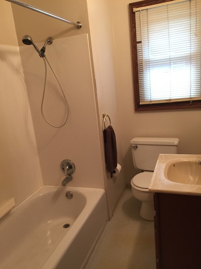 Combination tub & shower