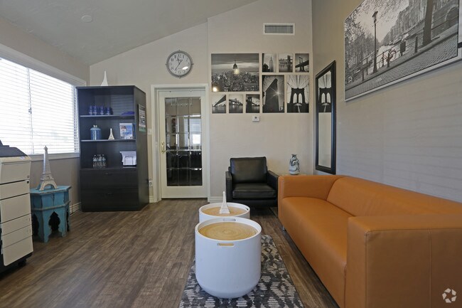 Tempe Park Place, Tempe, AZ 85282 - photo 2