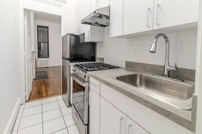 318 E 53rd St unit 1b, New York, NY 10022 - photo 3