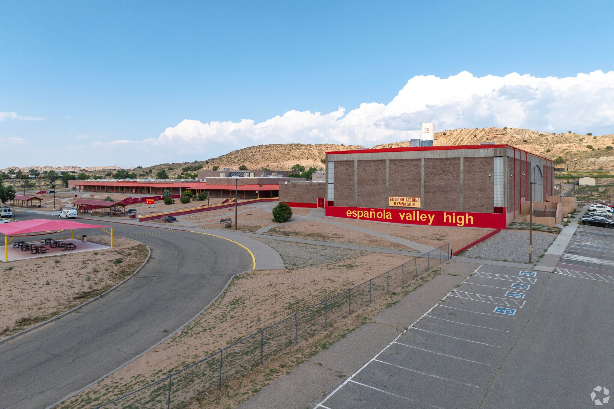 Espanola Valley High earns a C from Niche.