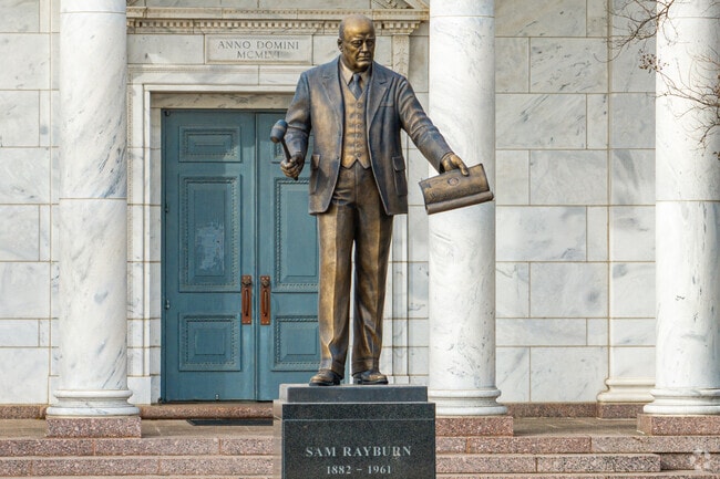 Bonham's claim to fame is that the late Sam Rayburn, the longest-serving speaker of the House, lived here.