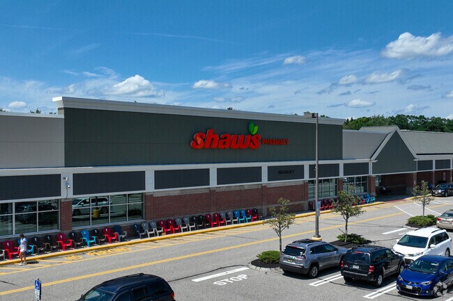 Shaw's Supermarket is the premier grocery store near Dayton.