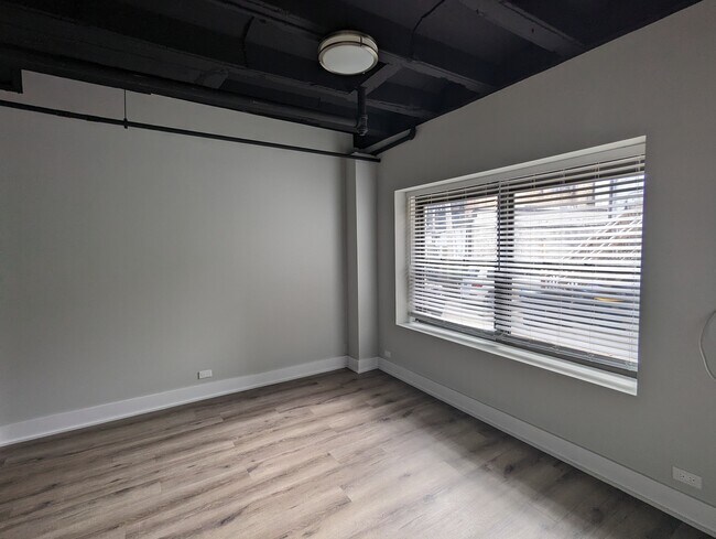 725 Saint Johns Ave unit 21, Highland Park, IL 60035 - photo 6