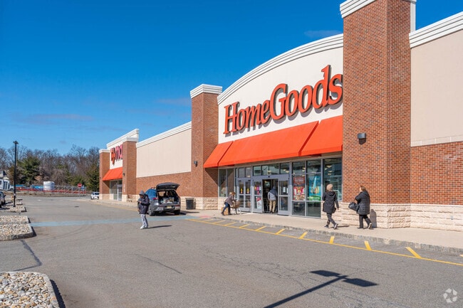 HomeGoods in Cedar Knolls has all the home furnishings.