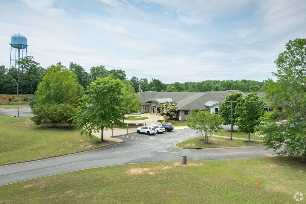 Sunshine Elementary School is located near Bostic.
