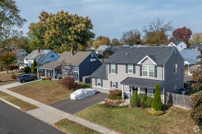 There are newer style colonial homes in Crabtree Hollow.