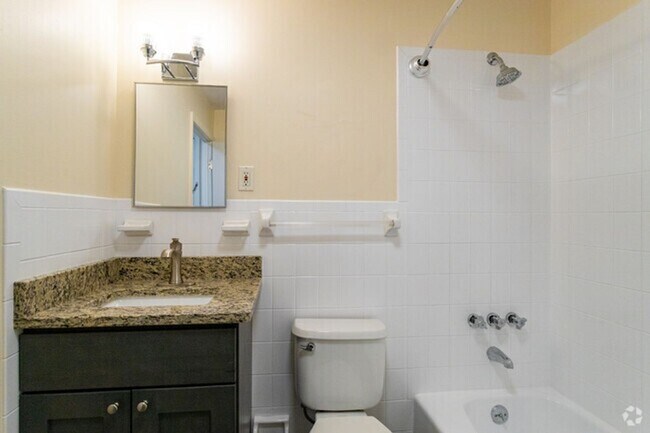 Lakeshore Estates - Newly Remodeled studios, 1, 2 and 3 br Apartment Homes, Laconia, NH 03246 - photo 5