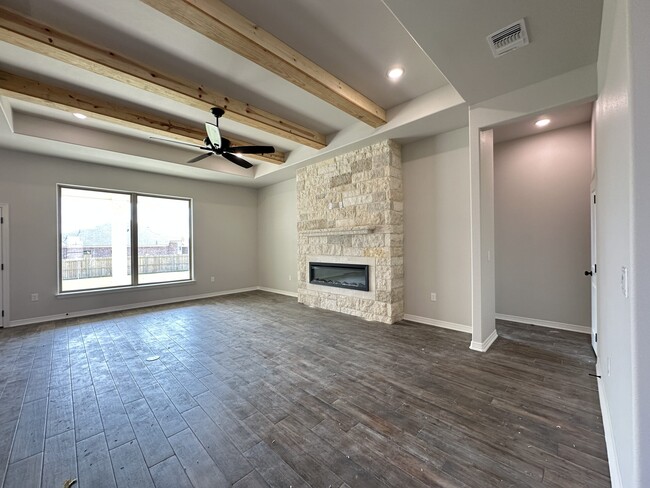 202 Lasso Loop, Lorena, TX 76655 - photo 3