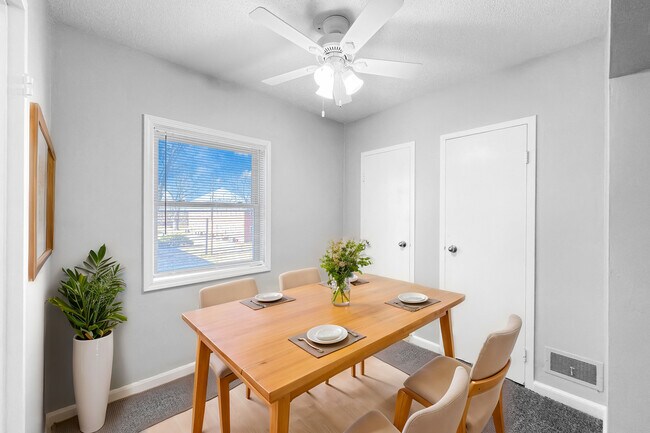 Wakonda Village and Manor Apartment Homes, Des Moines, IA 50315 - photo 5