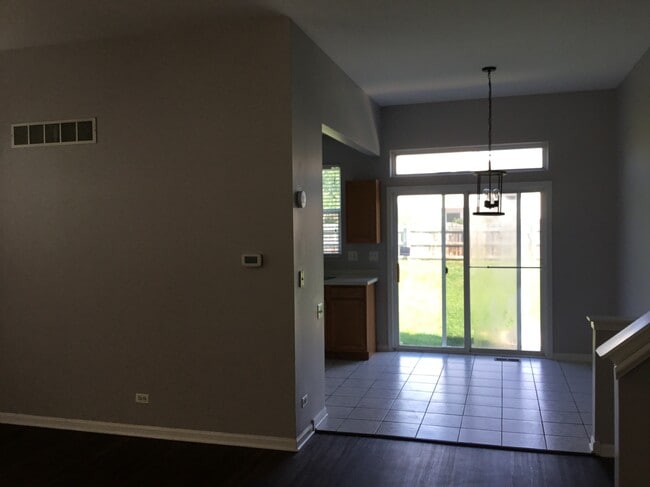 2364 Chesapeake Bay, Elgin, IL 60123 - photo 3