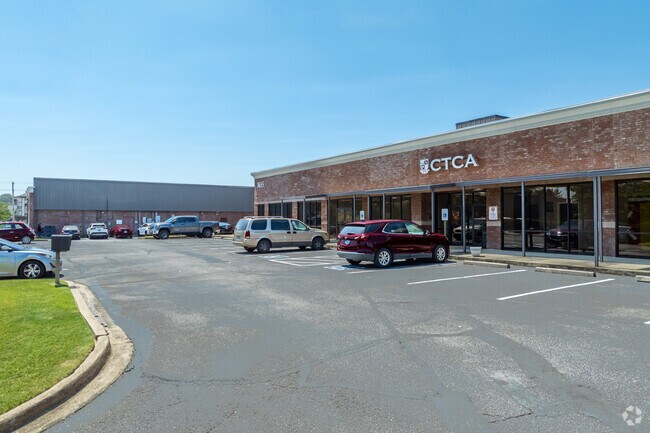 The circle drive at Christ Trinity Christian Academy in Memphis makes drop-off and pick-up easy.