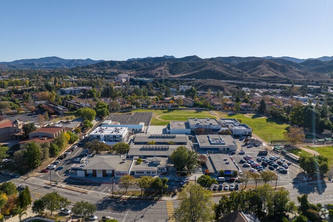 Colina Middle School Is one of the best schools in Westlake.