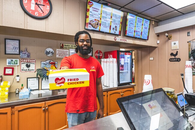 Local Lourdes residents love Hart'z Fried Chicken.
