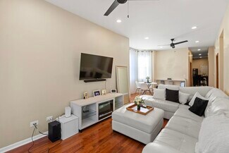 2028 N Hamlin Ave, Chicago, IL 60647