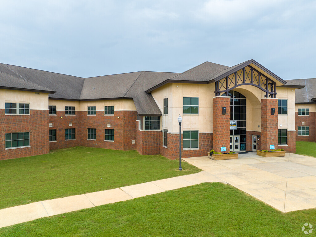 Carr Middle School is located at 1610 Ray Thorington Rd, Montgomery, AL 36117.