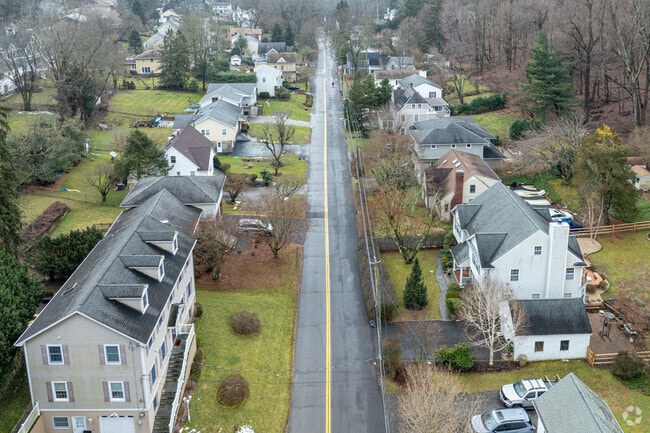Sleepy Hollow Village is a small community, with close proximity to New York City.
