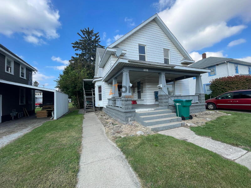 523 1/2 Grove Street