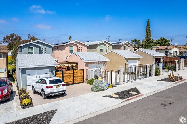 New construction homes are found in the east end of Swan Canyon with detached garages.