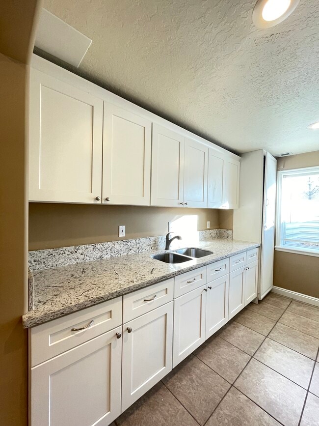 719 W 2175 N, Layton, UT 84041 - photo 6