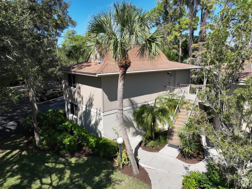 15 Bobolink Ct unit 15B, Naples, FL 34105 - photo 2