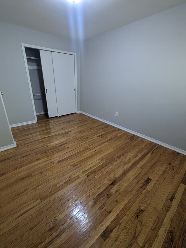 215 Blake St, New Haven, CT 06515 - photo 6