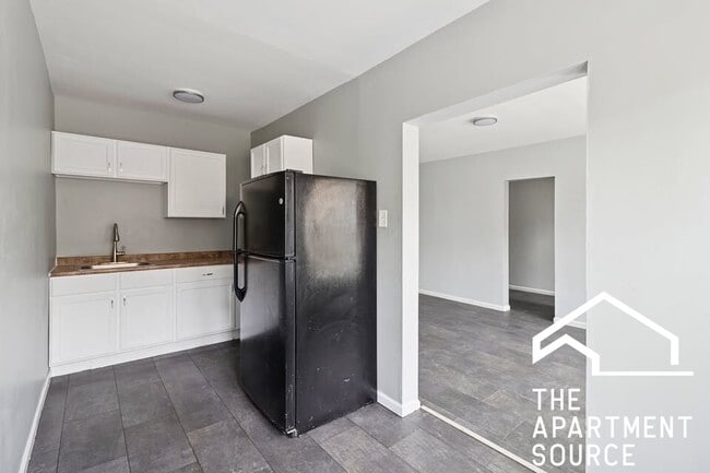 6228 S Western Ave unit 306, Chicago, IL 60636 - photo 4