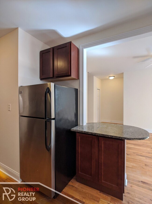 630 W Cornelia Ave unit 1, Chicago, IL 60657 - photo 4