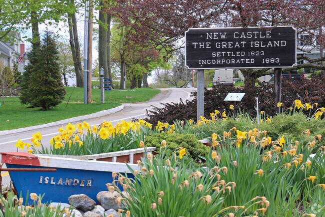 Settled in 1623, New Castle Island proudly reflects its historic roots through its well-preserved architecture and timeless charm.